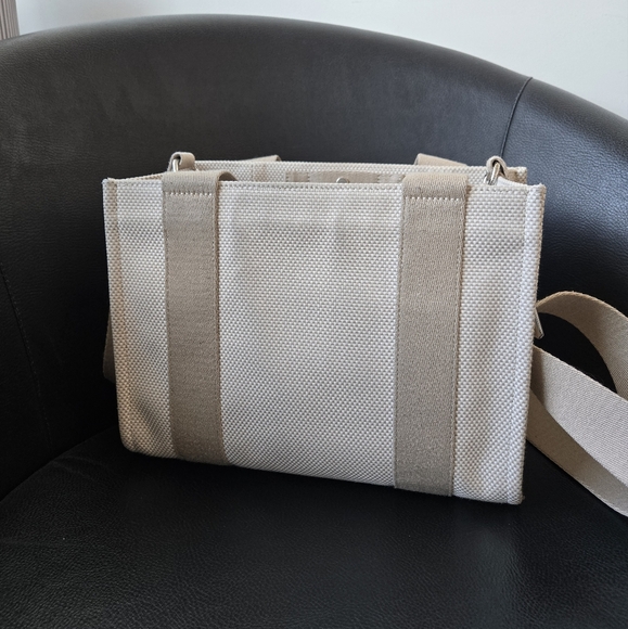Lululemon Canvas Mini Tote 4.5L - Picture 5 of 9